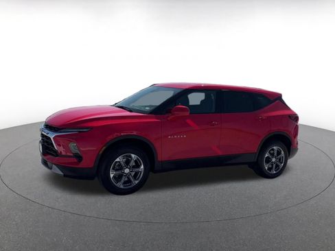 Used 2025 Chevrolet Blazer LT FWD image 7