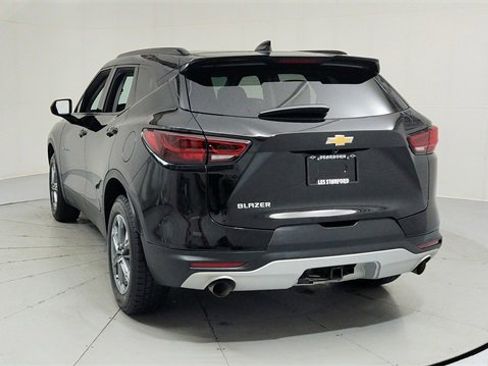 Used 2023 Chevrolet Blazer LT w/ Convenience Package image 4