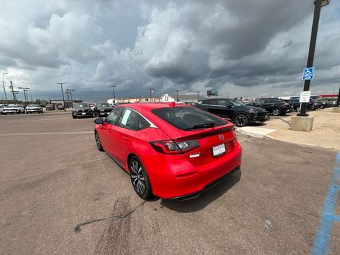 Used 2024 Honda Civic EX-L image 7