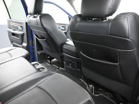 Used 2014 RAM 1500 Laramie w/ Convenience Group image 12