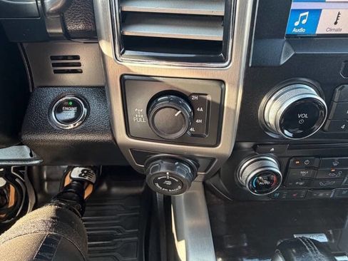 Used 2017 Ford F150 Platinum w/ Equipment Group 701A Luxury image 22