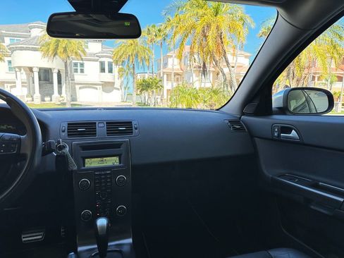 Used 2009 Volvo S40 T5 R-Design image 12