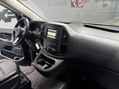 Used 2018 Mercedes-Benz Metris Passenger image 46