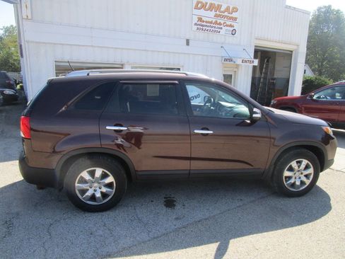Used 2013 Kia Sorento LX w/ Convenience Pkg image 6