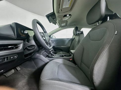 Used 2025 Kia K4 FWD image 13