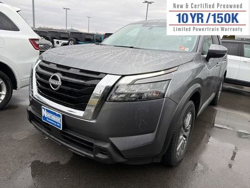 Used 2025 Nissan Pathfinder SV image 1