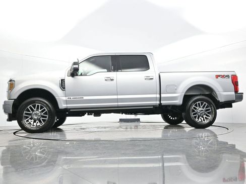 Used 2019 Ford F250 Lariat w/ Lariat Ultimate Package image 48