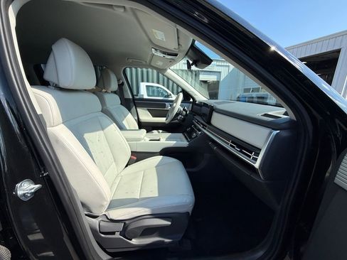 Used 2025 Hyundai Santa Fe SEL AWD/4WD image 27