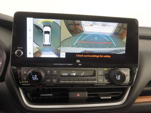 Used 2025 Toyota Grand Highlander AWD image 28