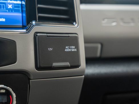 Used 2022 Ford F250 Lariat w/ Black Appearance Pkg image 33