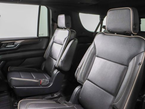 Used 2025 GMC Yukon XL Elevation w/ Elevation Premium Package image 30