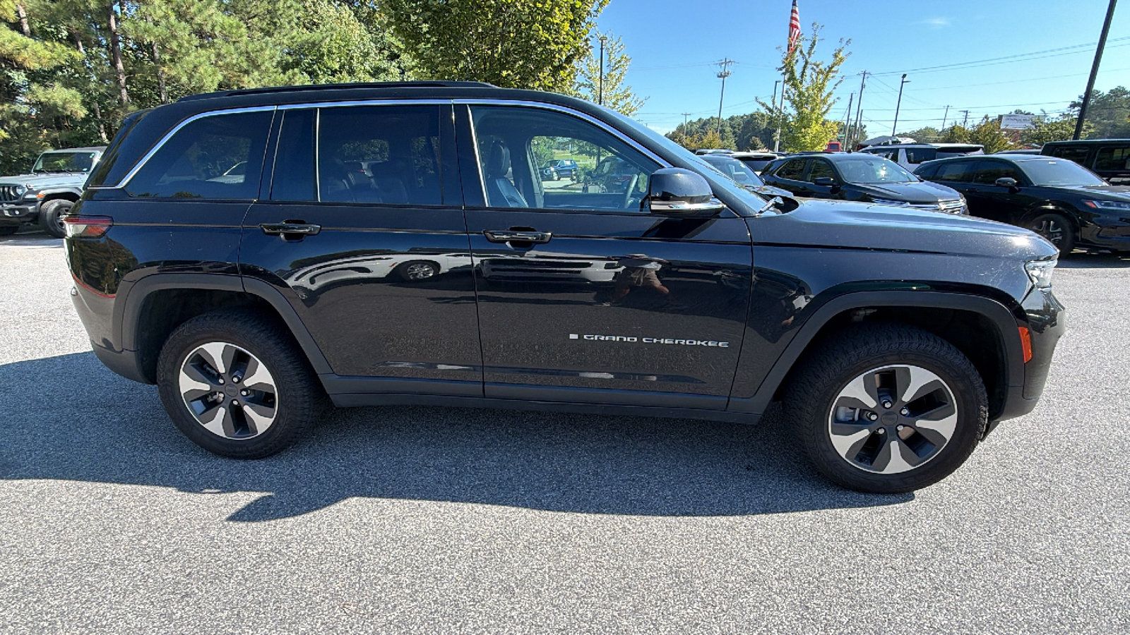 Used 2024 Jeep Grand Cherokee Limited 4xe AWD/4WD image 7