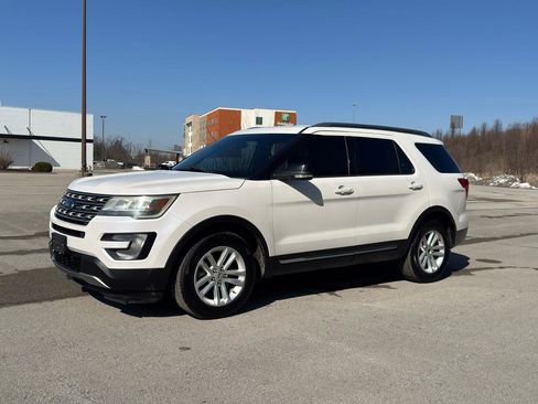 Used 2016 Ford Explorer XLT image 8