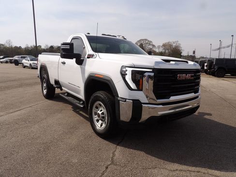 Used 2024 GMC Sierra 3500 Pro RWD image 2