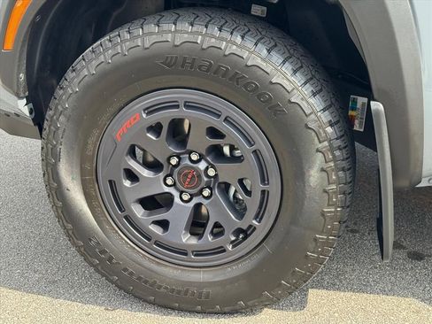 Certified 2025 Nissan Frontier PRO-4X w/ Pro Convenience Package AWD/4WD image 9