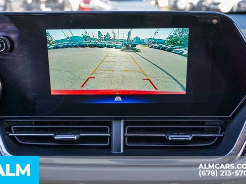 Used 2025 Chevrolet Trax LT FWD image 34