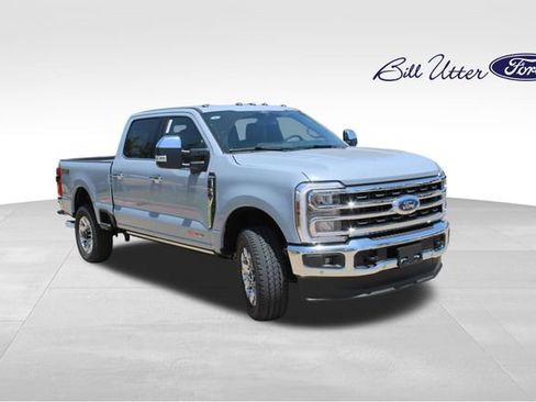 New 2026 Ford F250 4x4 Crew Cab Super Duty image 2