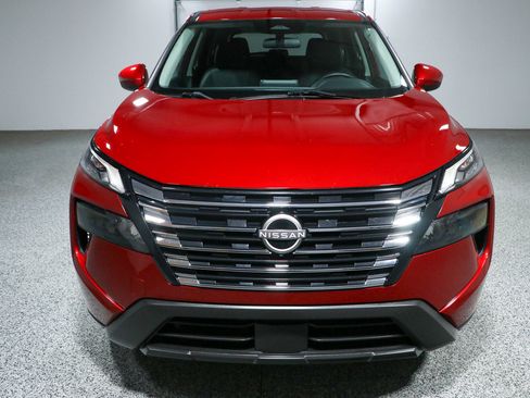 Used 2024 Nissan Rogue SV FWD image 4