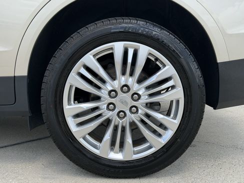 Used 2017 Cadillac XT5 Premium Luxury FWD image 33