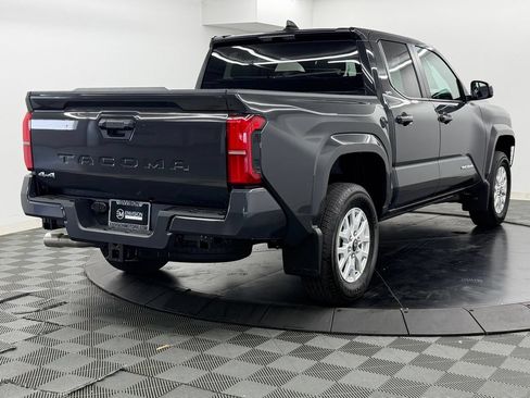 Used 2026 Toyota Tacoma SR5 AWD/4WD image 10