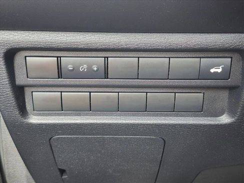 Used 2023 Mitsubishi Outlander SE Black Edition FWD image 13