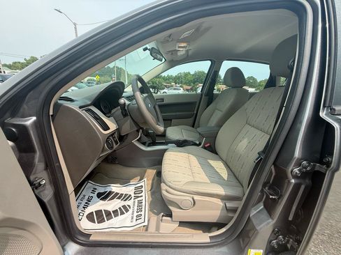 Used 2011 Ford Focus SE FWD image 16