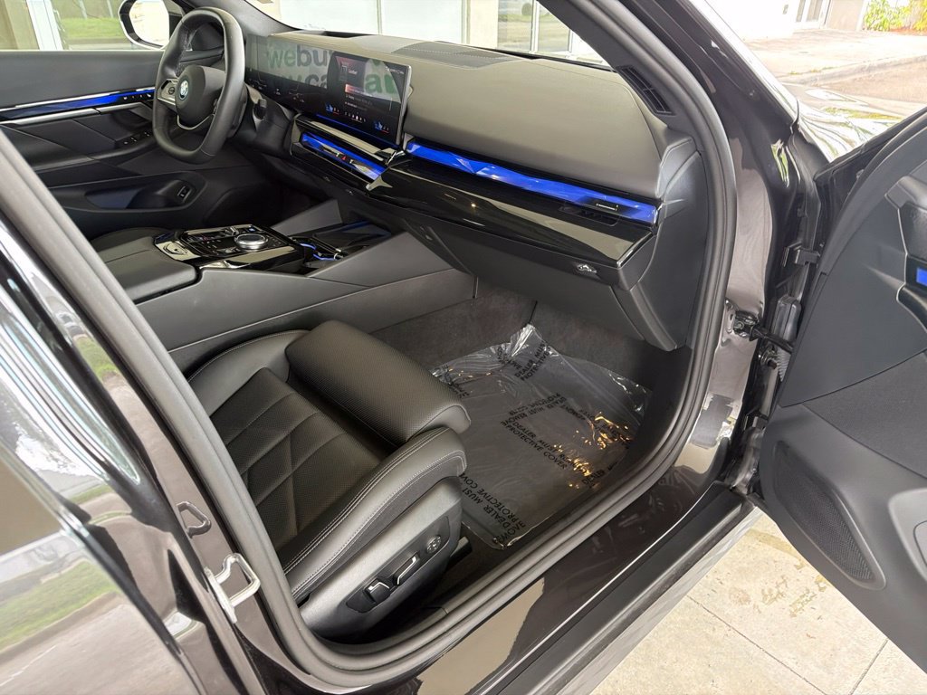 Used 2024 BMW i5 eDrive40i w/ Premium Package RWD image 26