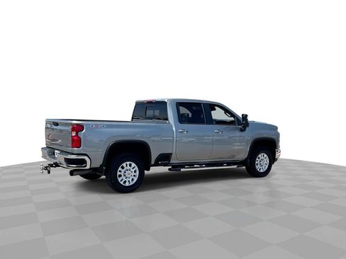 Used 2025 Chevrolet Silverado 3500 LT image 8