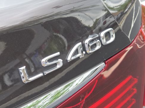 Used 2015 Lexus LS 460 AWD w/ Comfort Package image 16