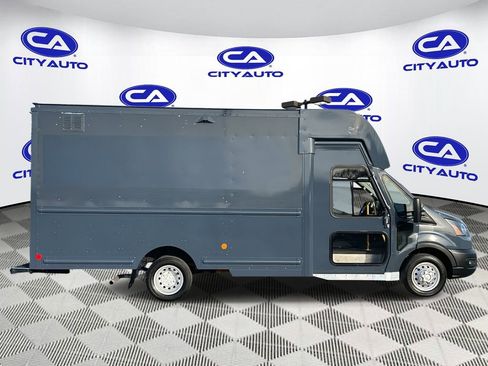 Used 2022 Ford Transit 350 DRW image 2