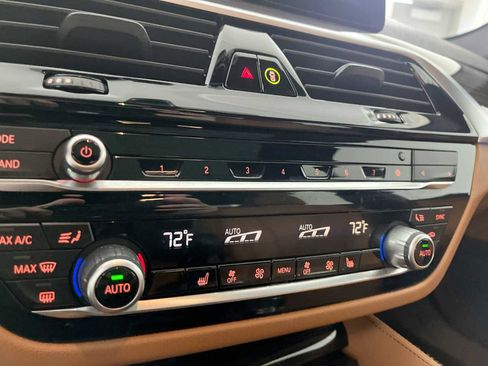 Used 2023 BMW 530e w/ M Sport Package image 17