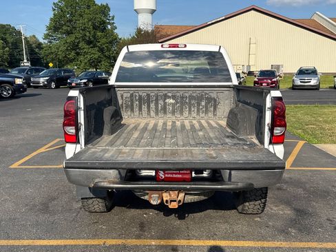 Used 2004 Chevrolet Silverado 2500 LS w/ Skid Plate Package AWD/4WD image 8