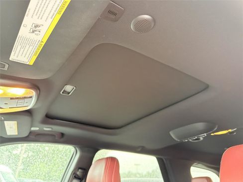 Used 2020 Dodge Durango SRT w/ Technology Group AWD/4WD image 35