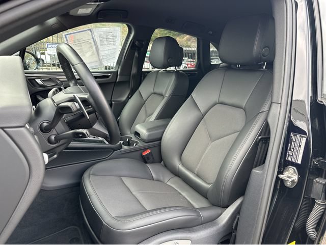 Used 2023 Porsche Macan Turbo AWD/4WD image 6