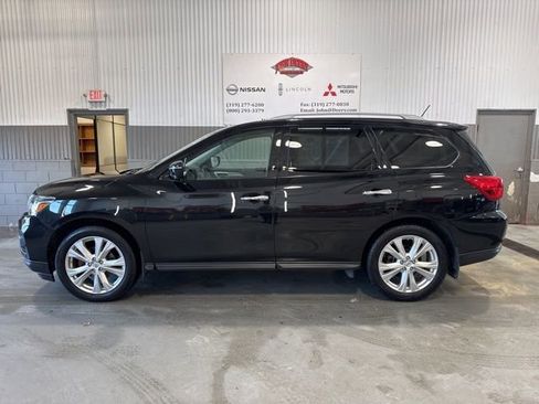 Used 2018 Nissan Pathfinder SL w/ SL Premium Package image 8