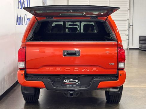 Used 2016 Toyota Tacoma TRD Off-Road w/ Premium & Technology Package image 6