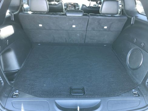 Used 2021 Jeep Grand Cherokee Laredo X image 9