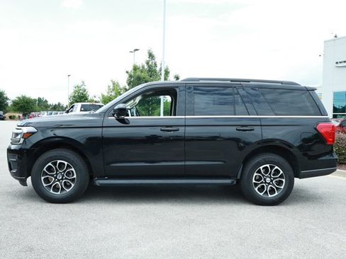 Used 2024 Ford Expedition XLT RWD image 9