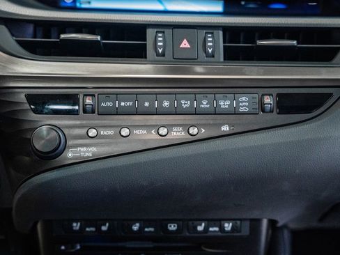 Used 2019 Lexus ES 350 Luxury image 21