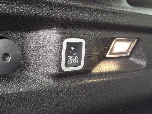 Used 2021 Jeep Grand Cherokee L Limited AWD/4WD image 34
