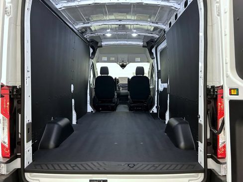 New 2027 Ford Transit 250 148 Medium Roof w/ Load Area Protection Package RWD image 18