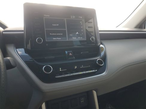 Used 2022 Toyota Corolla Cross L image 24