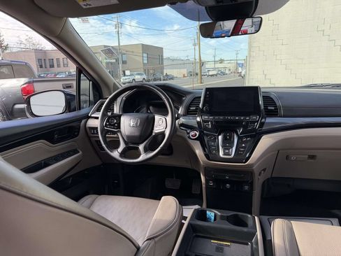 Used 2023 Honda Odyssey Elite image 25