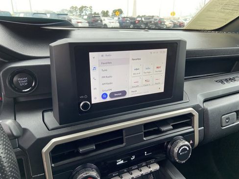 Used 2024 Toyota Tacoma SR image 34