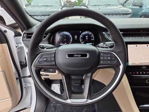 New 2026 Jeep Grand Cherokee Limited RWD image 16