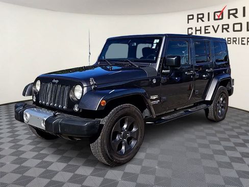Used 2014 Jeep Wrangler Unlimited Sahara w/ Connectivity Group AWD/4WD image 4