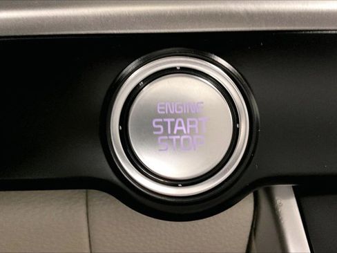 Used 2024 Kia Carnival LX image 37