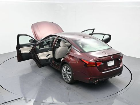 Used 2023 Nissan Altima 2.5 SL AWD/4WD image 21