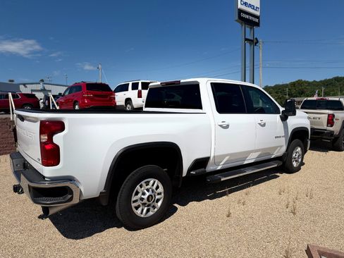 Used 2025 Chevrolet Silverado 2500 LT w/ Convenience Package AWD/4WD image 2