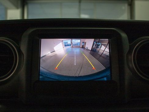 Used 2021 Jeep Wrangler Unlimited Sport image 15